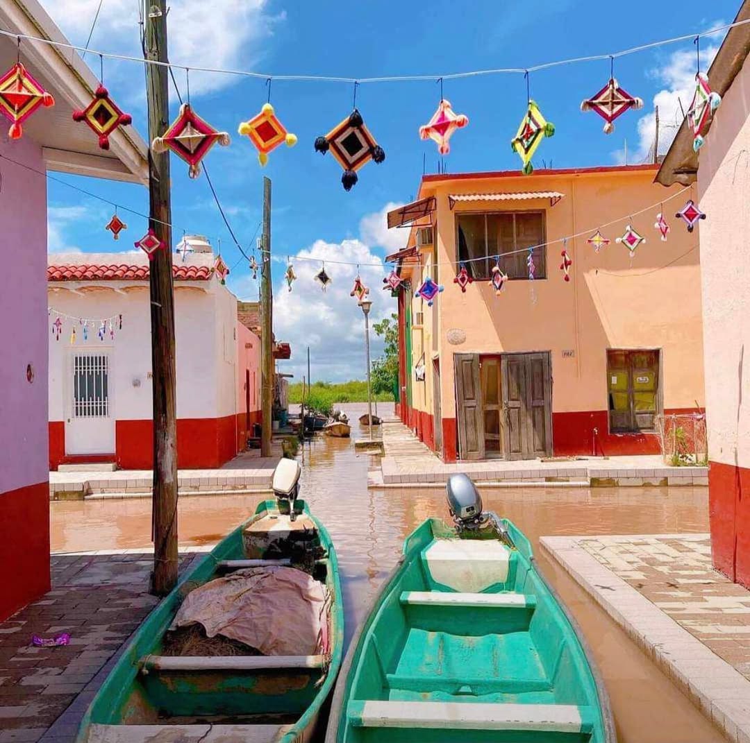 Las calles de mexcaltitan se recorren en barco