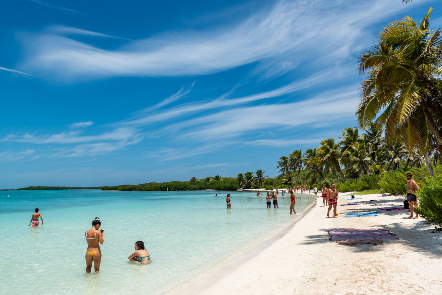 En estas playas de México la gente hace fila para entrar, y dicen que la espera vale la pena En estas playas de México la gente hace fila para entrar, y dicen que la espera vale la pena