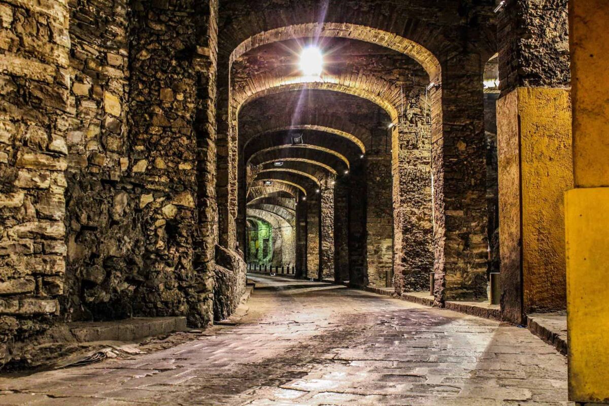 Callejones, túneles, fortalezas, presas y miradores: la ciudad mexicana donde perderse es algo bueno