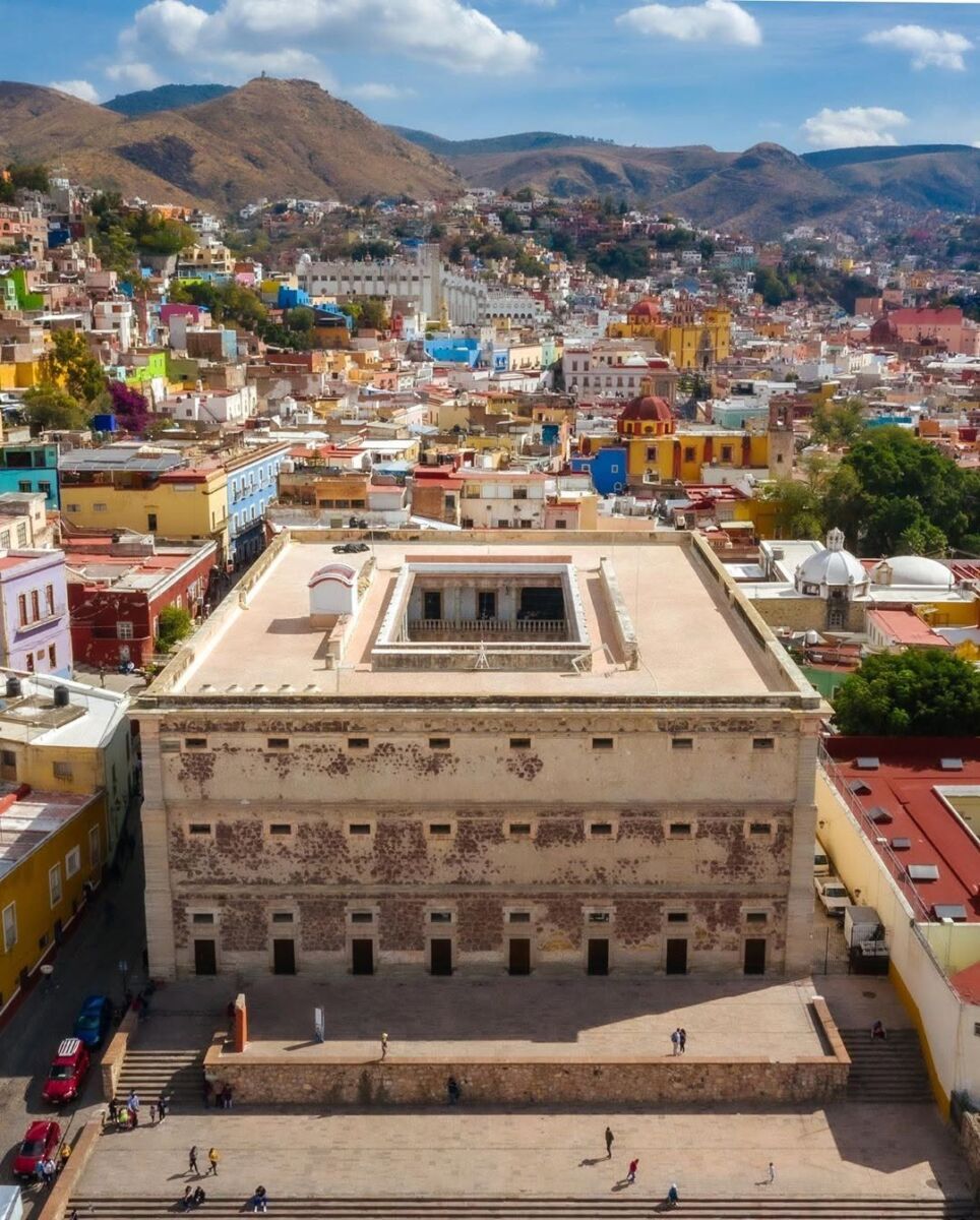 Vista aérea de la Alhóndiga de Granaditas en la ciudad de Guanajuato