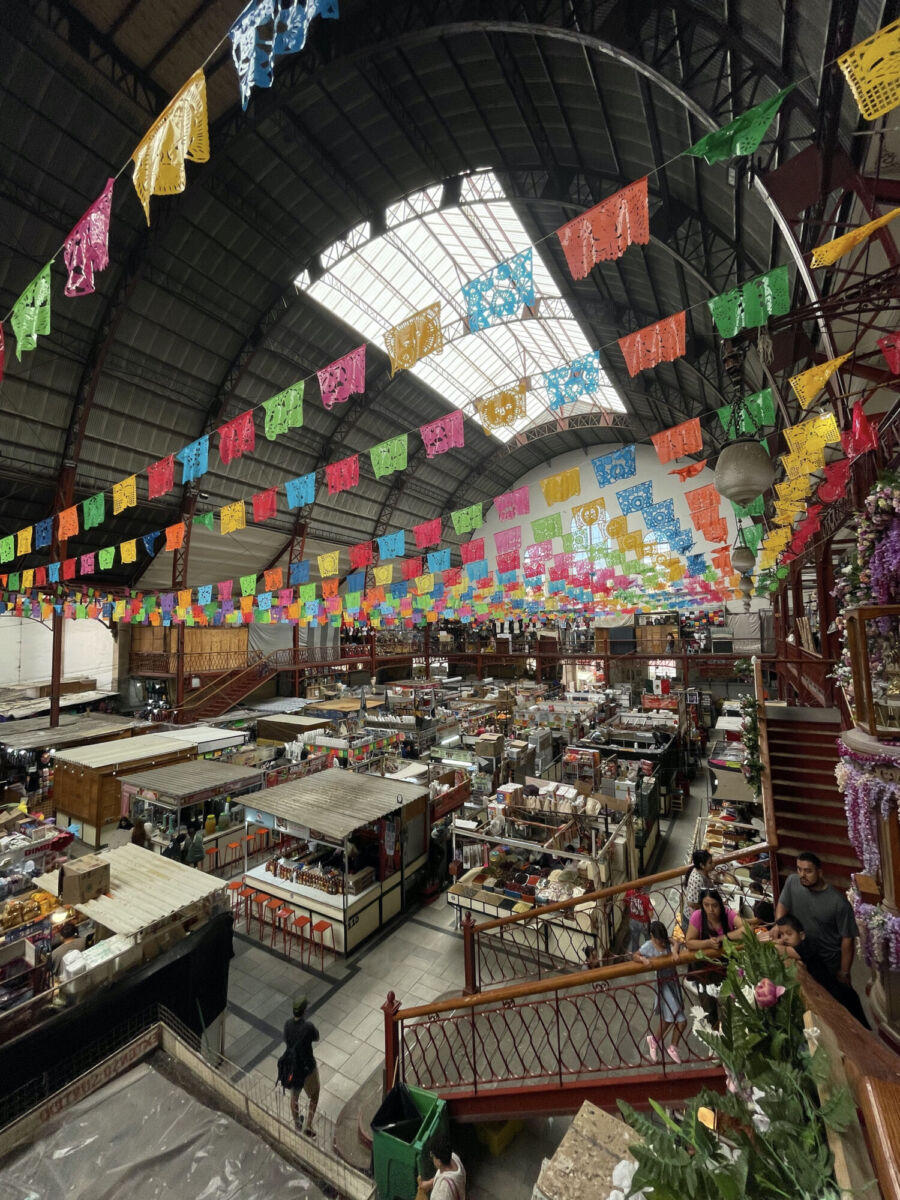 Interior del Mercado Hidalgo de la ciudad de Guanajuato 