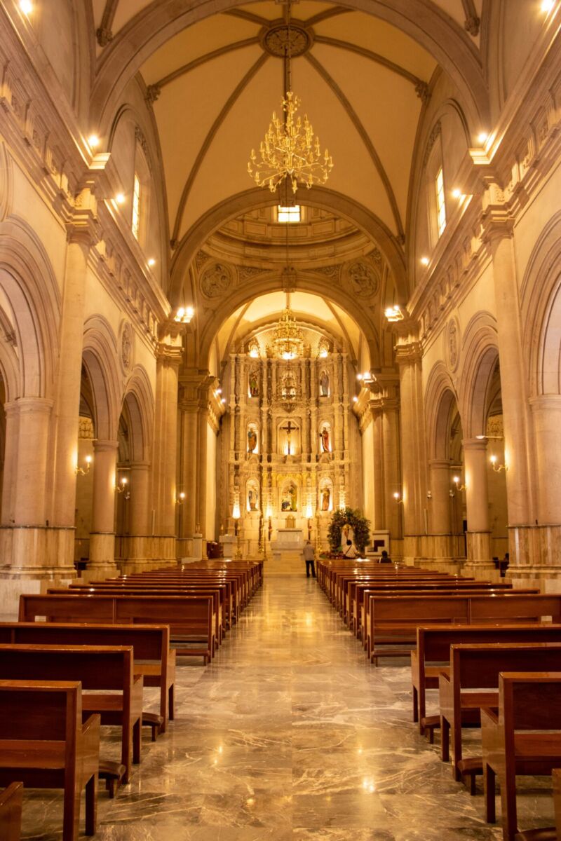 Interior de la Parroquia de Santiago Apóstol en Sahuayo, Michoacán 
