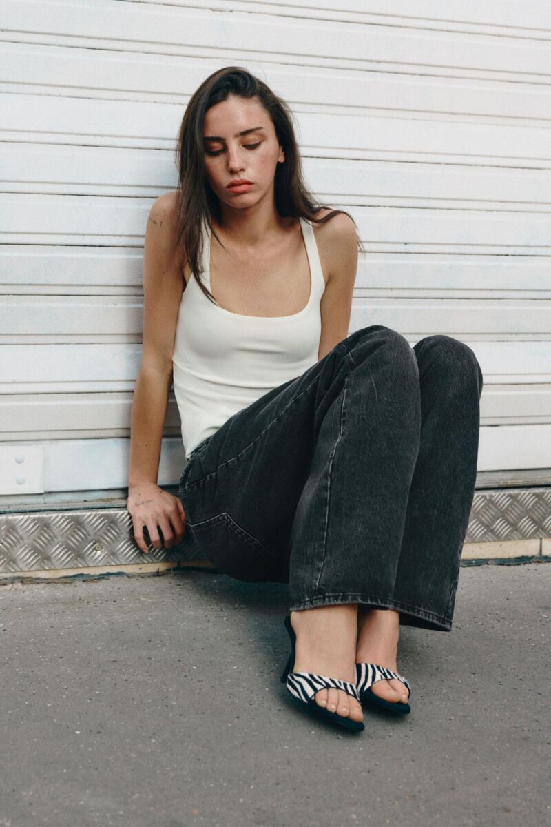 sandalia mule de cebra 