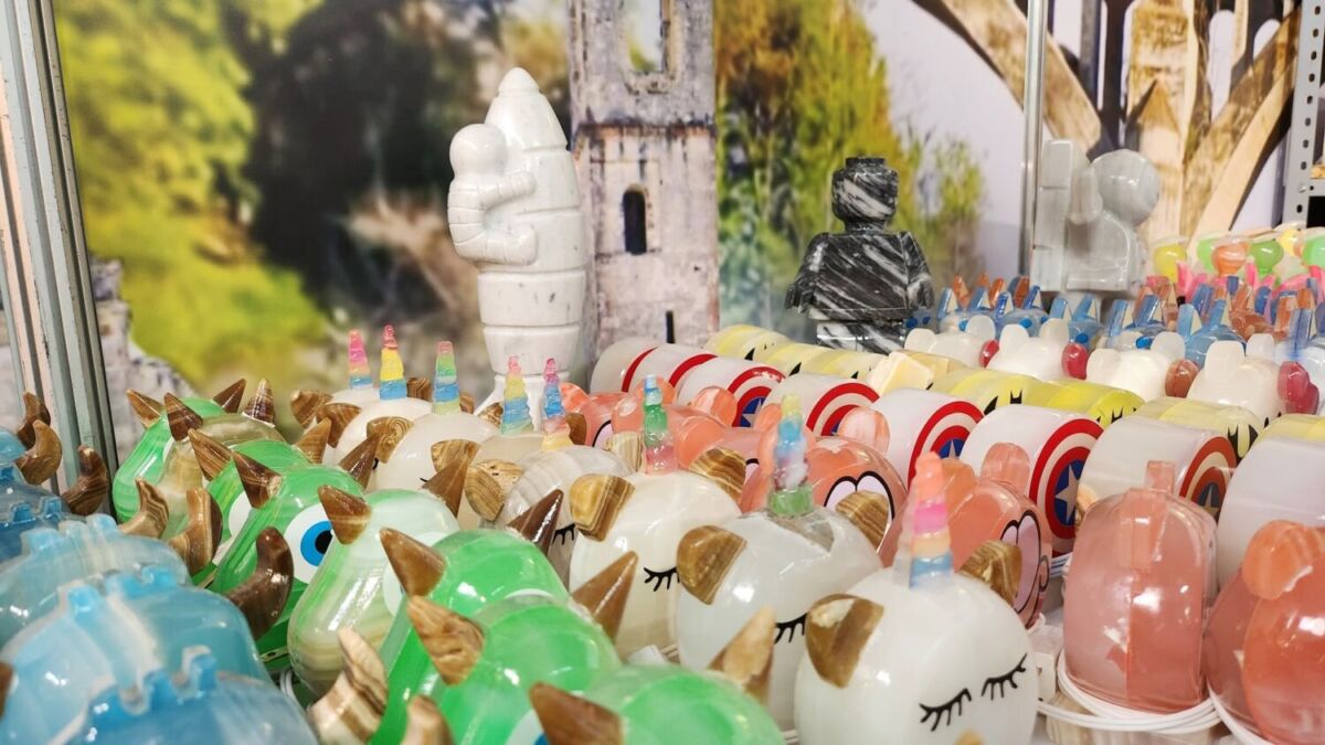 Piezas de mármol como souvenir en Tecali de Herrera, Puebla 