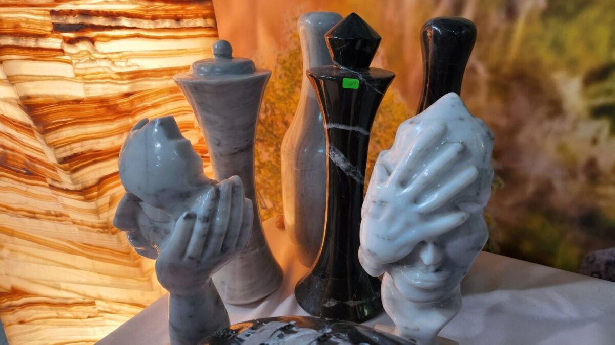 Piezas de mármol como souvenir en Tecali de Herrera, Puebla