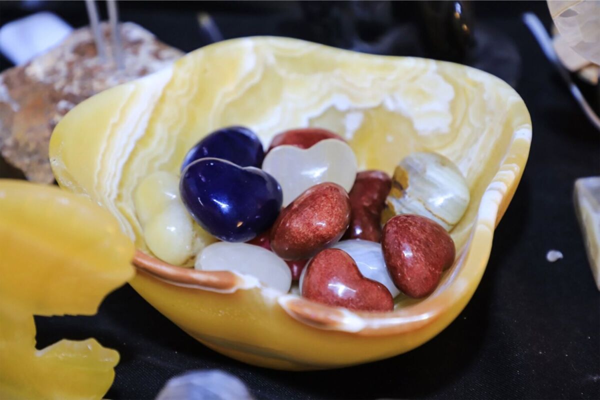 Corazones de mármol como souvenir en Tecali de Herrera, Puebla