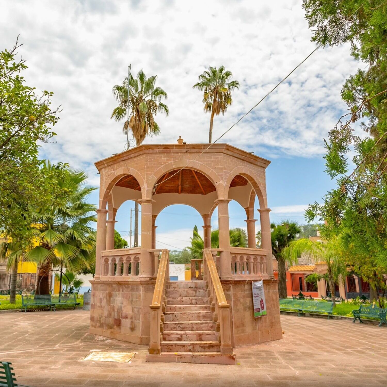 kiosco de piedra en temacapulin