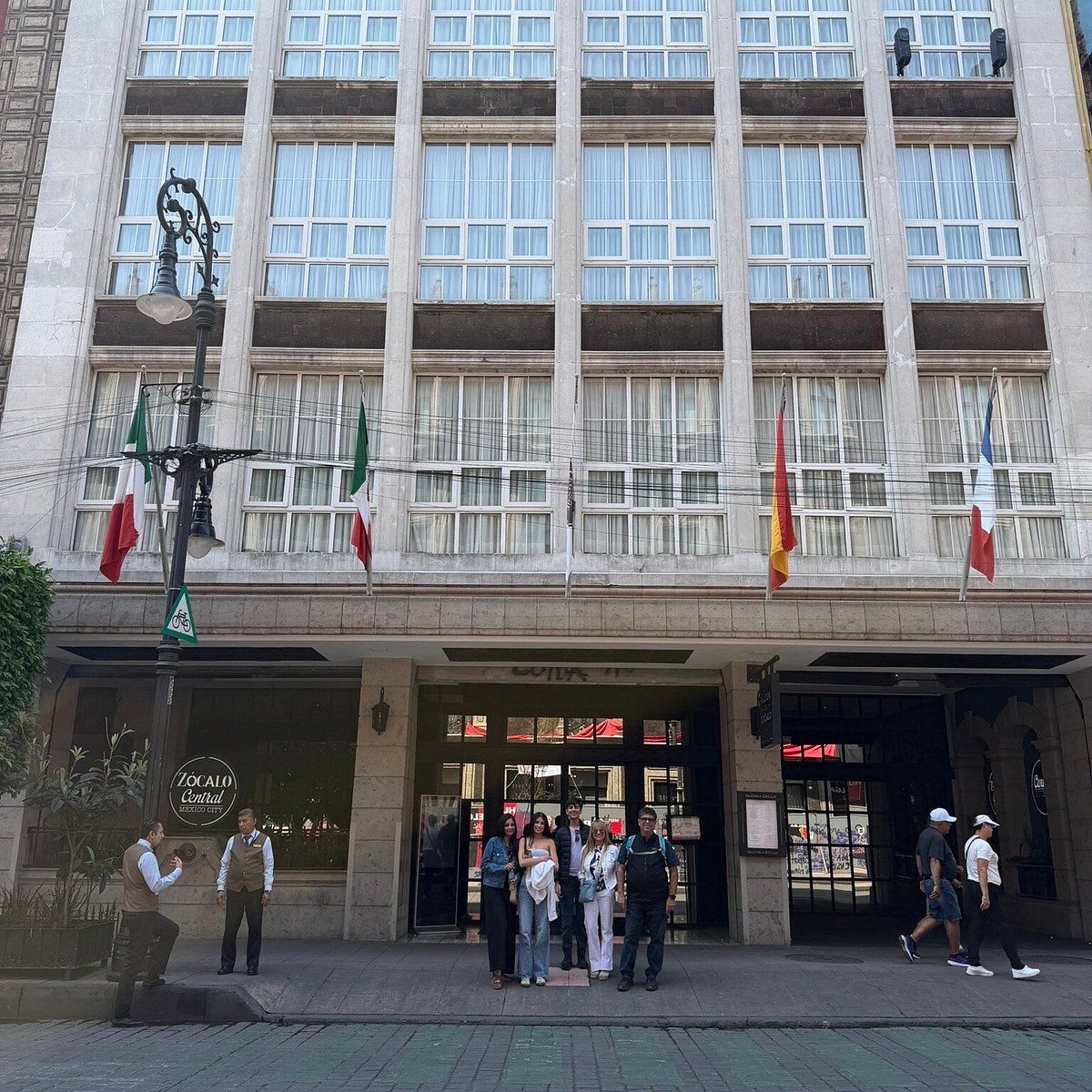 Fachada del Hotel Zócalo Central en la CDMX