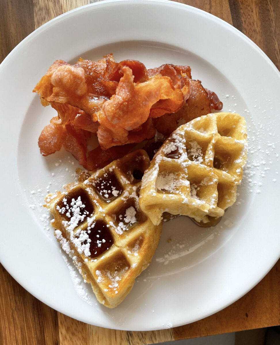 Waffles con tocino en la Terraza de Zócalo Central 