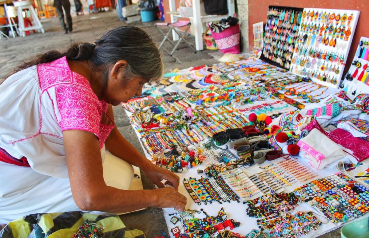 El Pueblo Mágico ideal para ir a comprar barato el fin de semana: lana, papel amate y pan de horno de leña