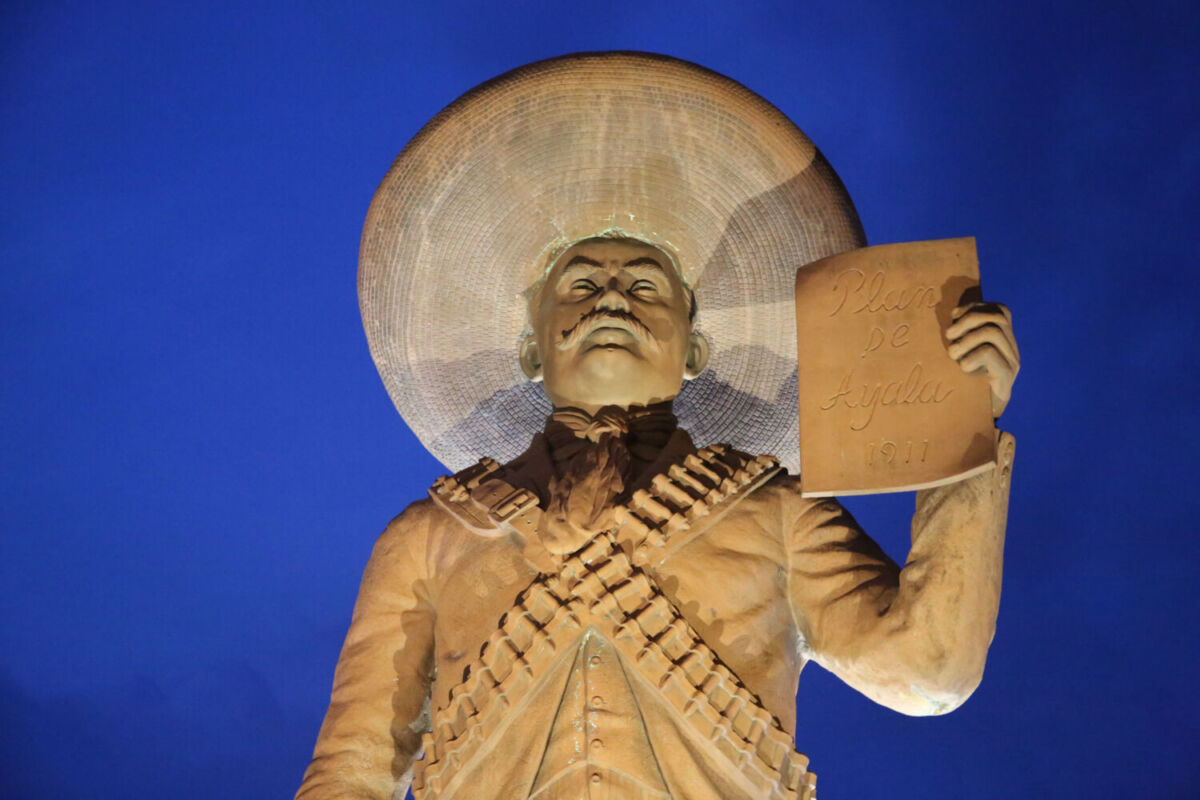 estatua de zapata en tlaltizapan de zapata morelos