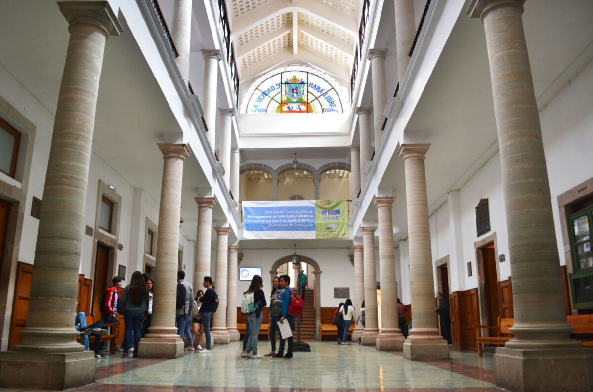 Interior de la Universidad de Guanajuato 