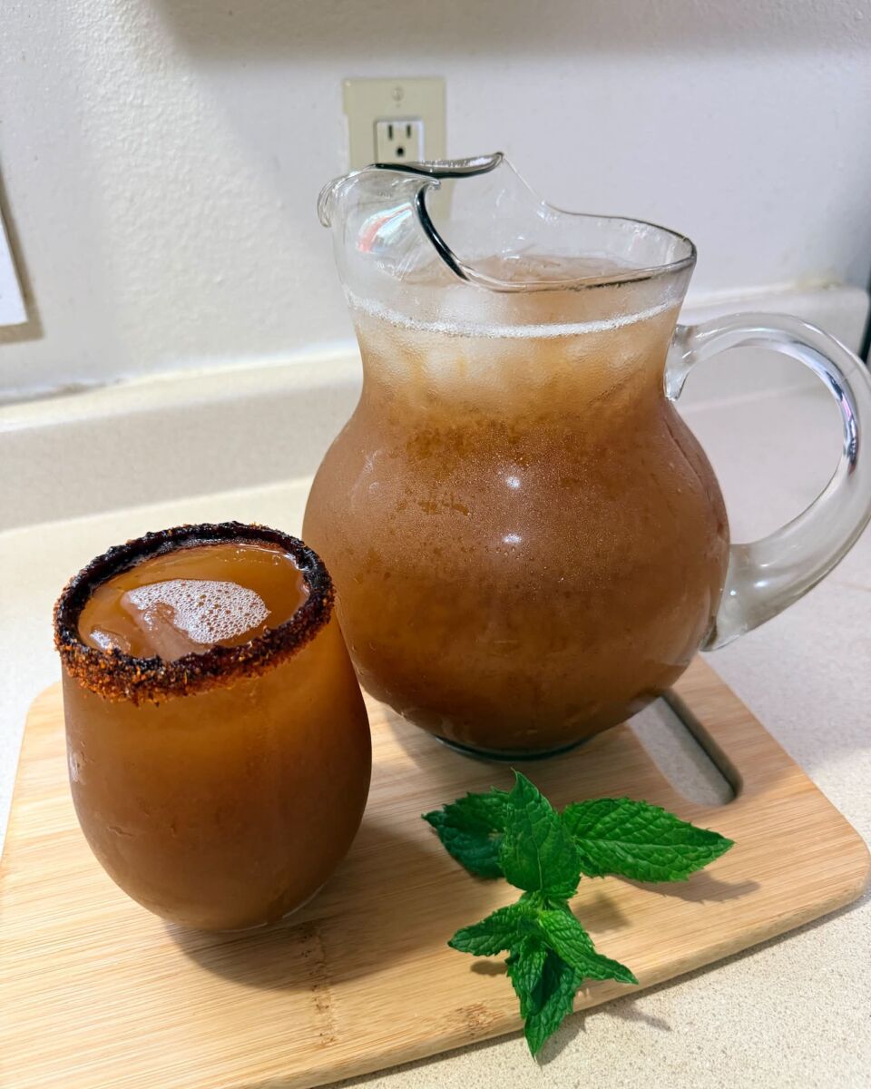 jarra de agua de tamarindo