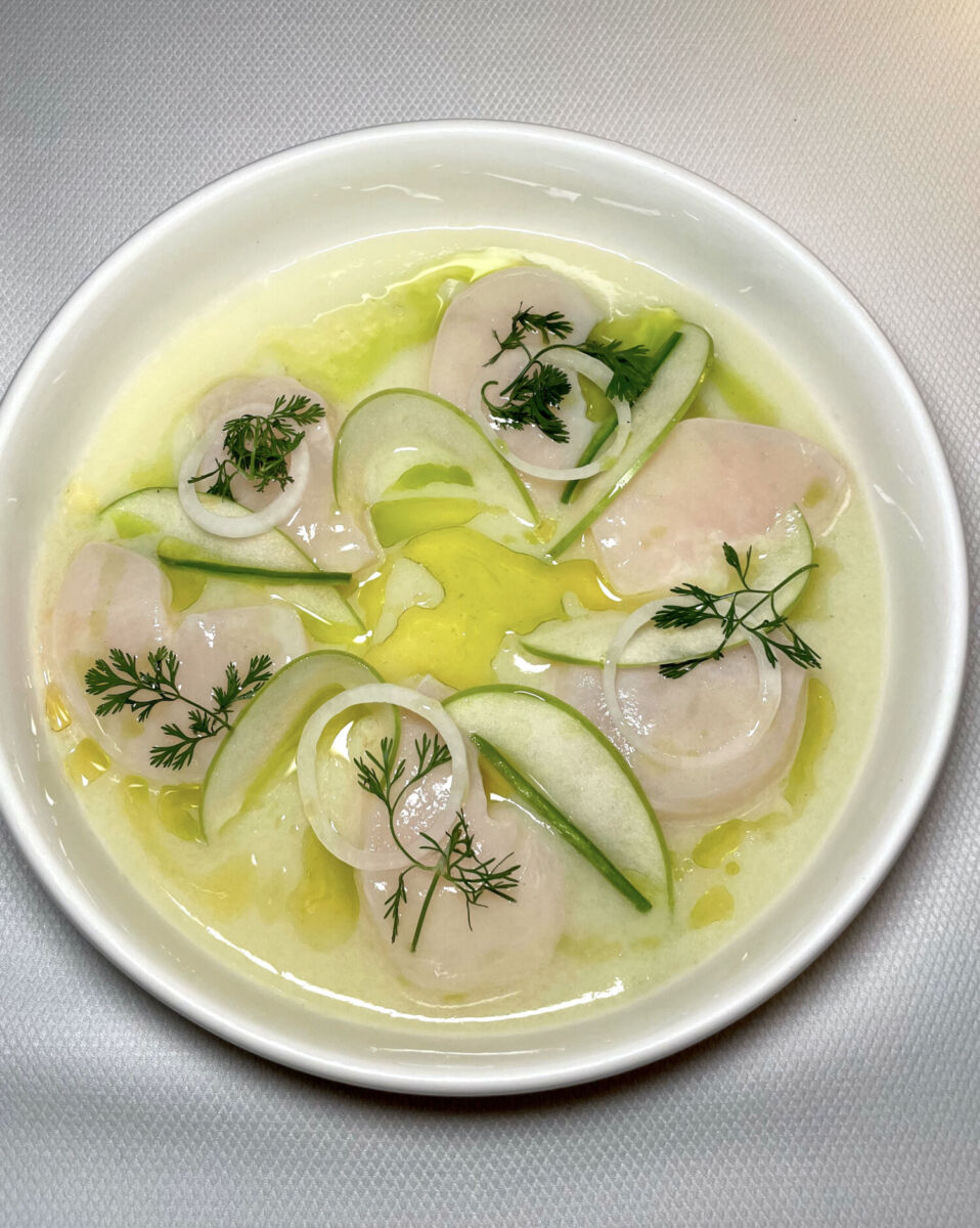 Callo de hacha con leche de tigre en Blanco Castelar 