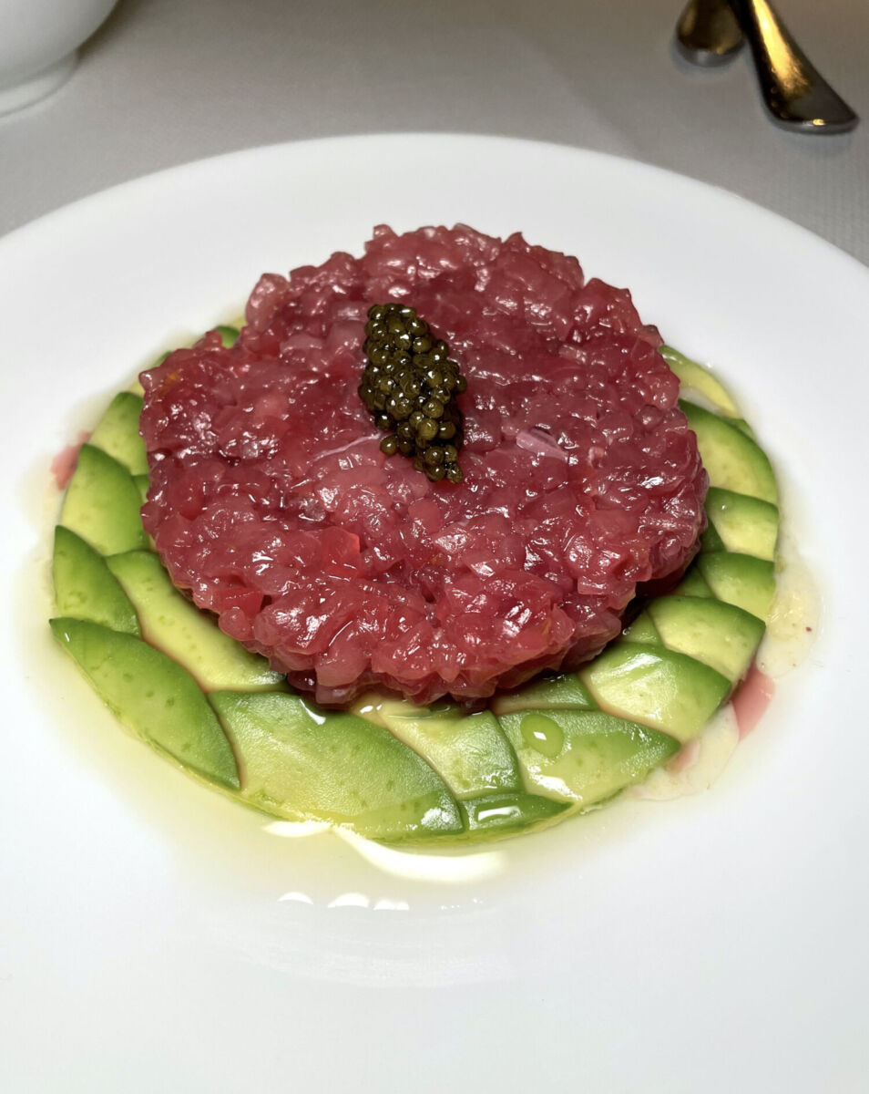 Tartar de atún aleta azul con caviar de esturión