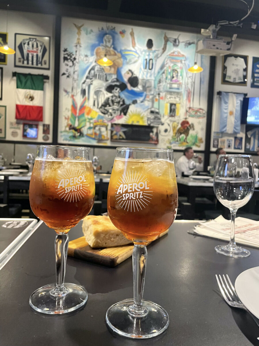 Vermut en el restaurante Bodegón San Telmo en Santa Fe