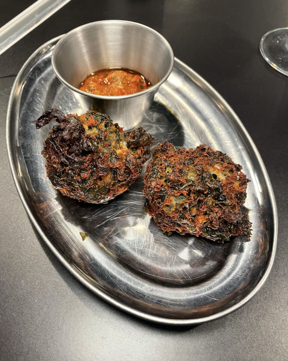 Buñuelos argentinos de acelga con queso