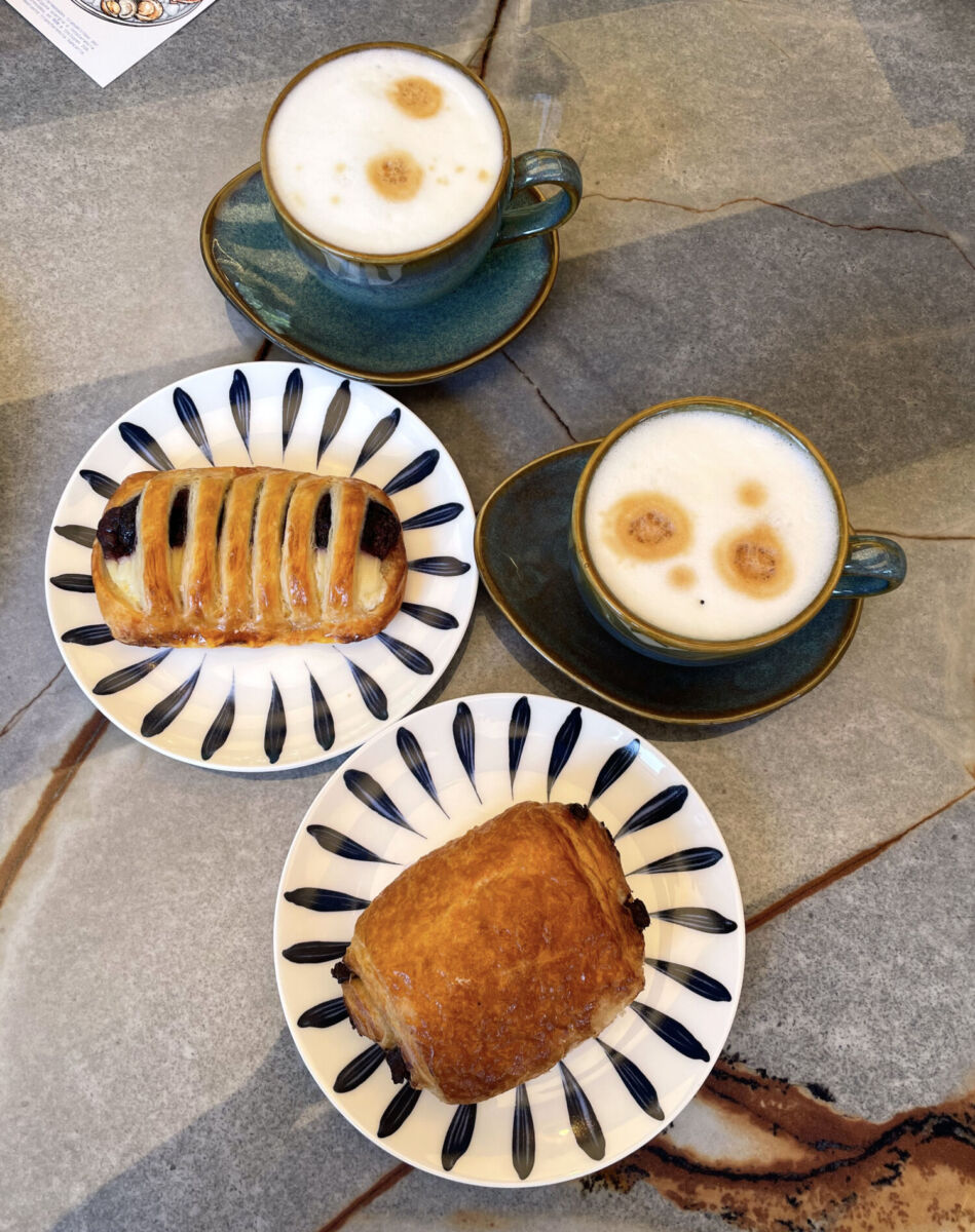 Pan y café del brunch Casamarena en Polanco 