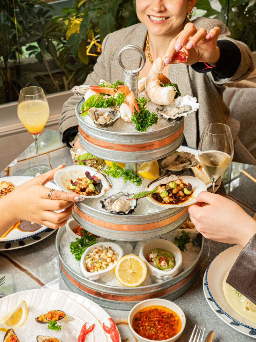 Fuente de mariscos en el brunch de Casamarena