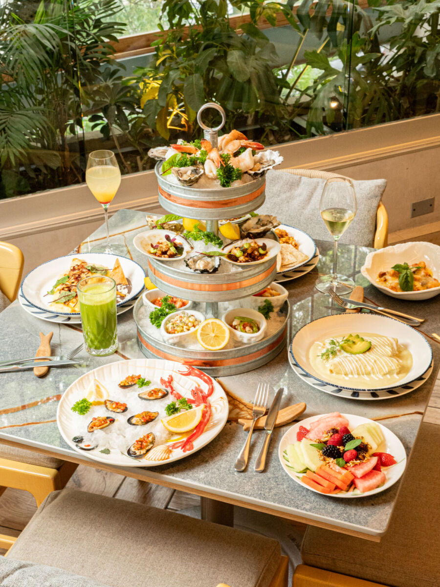 El nuevo brunch en Polanco donde te sirven una fuente de mariscos con ostiones, aguachiles, ceviches y más platillos para repetir