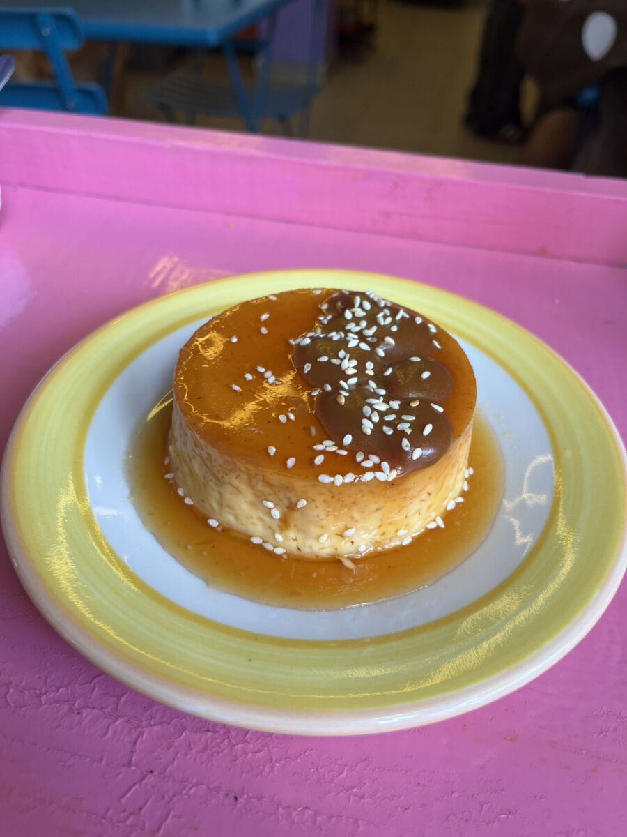 flan con caramelo