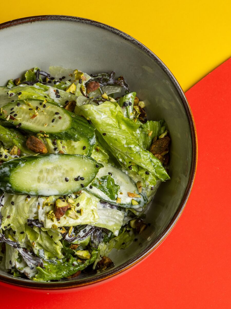 Ensalada de pepino y pistache