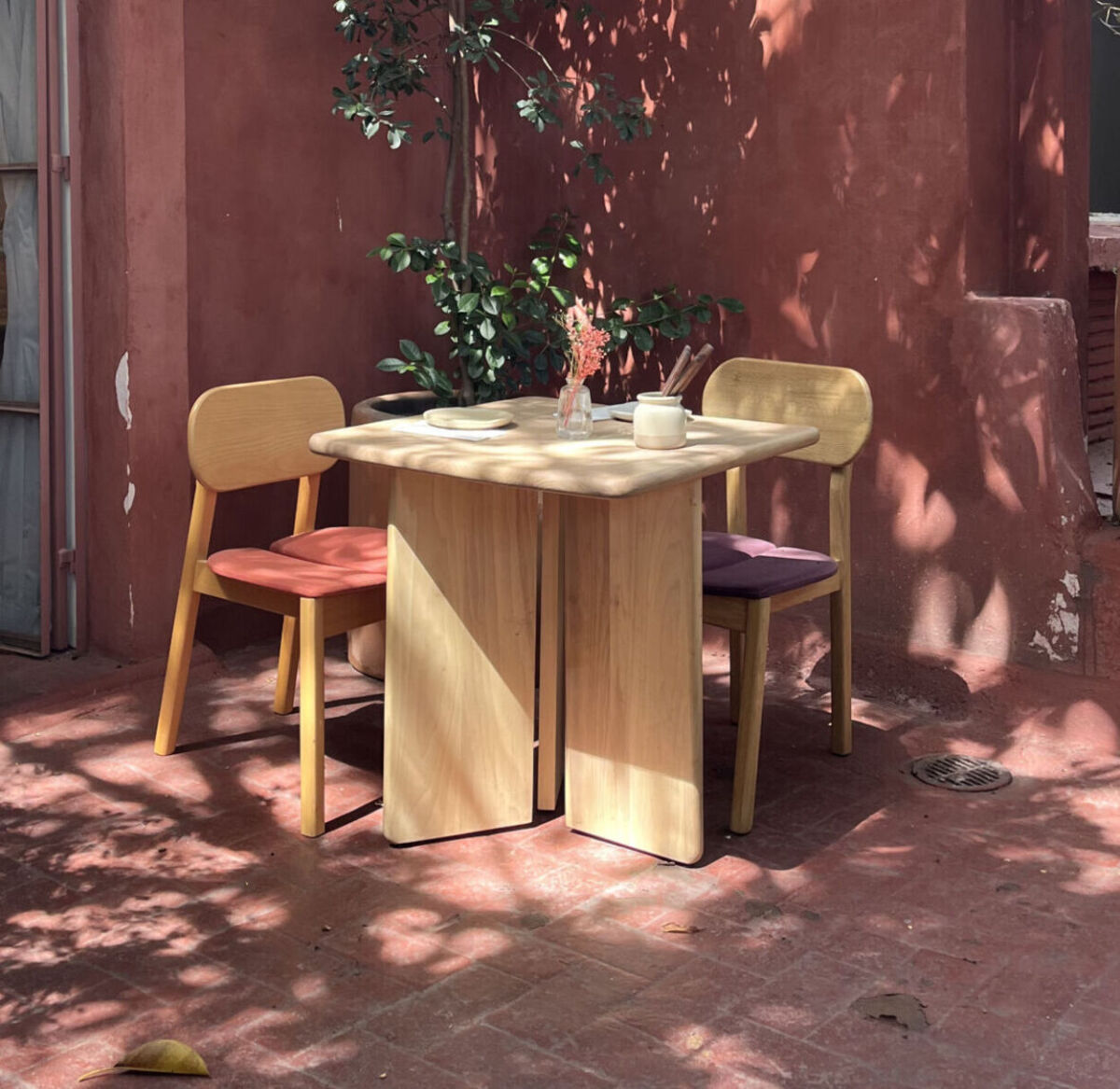 Desayunamos en la terraza más bonita de la Del Valle: su pan está recién hecho y el matcha y el café son deliciosos
