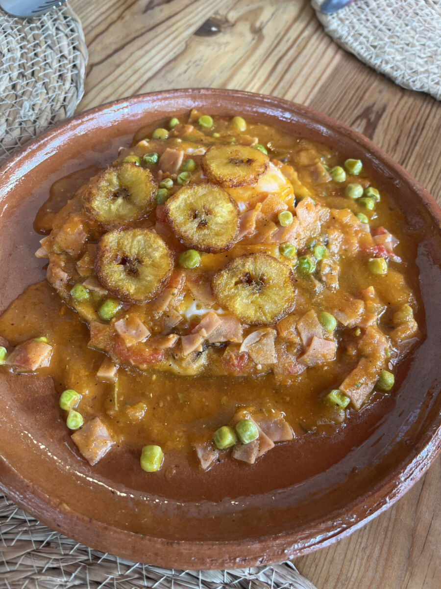 Huevos motuleños