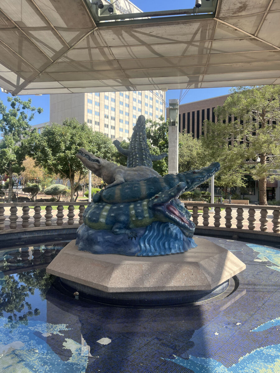 cocodrilos plaza san jacinto el paso