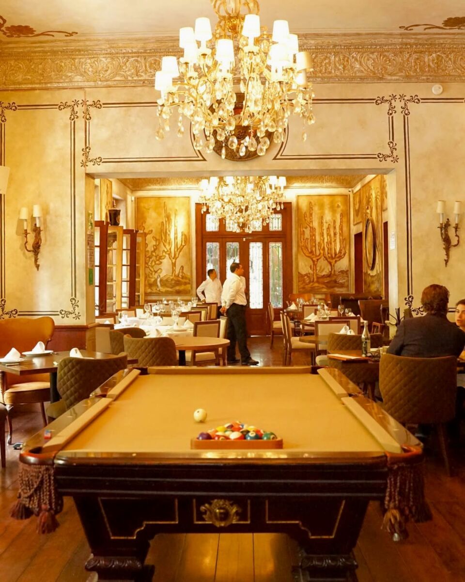 Sala de billar en Interior de Gran Cantina Filomeno en la Colonia Roma, CDMX