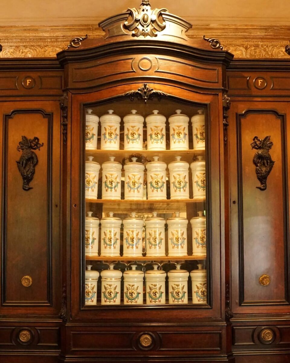Mueble antiguo en la Cantina Filomeno 