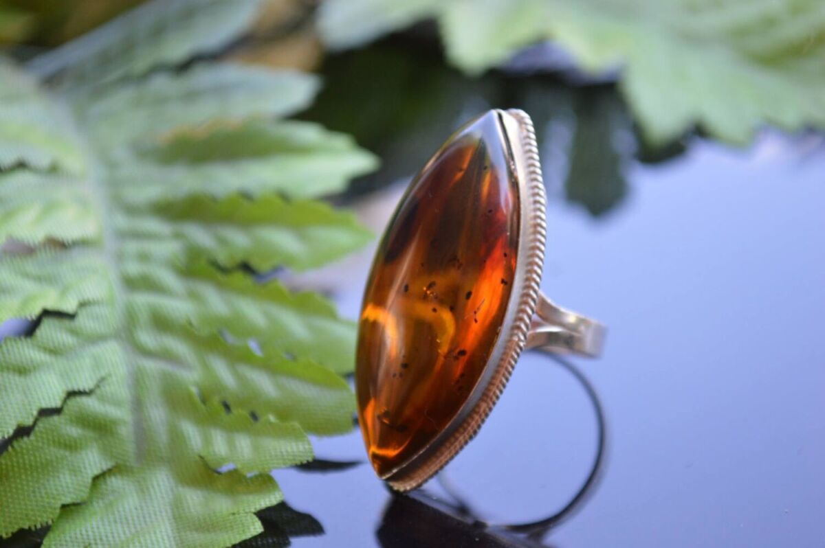 Anillo de ámbar hecho en Simojovel, Chiapas 