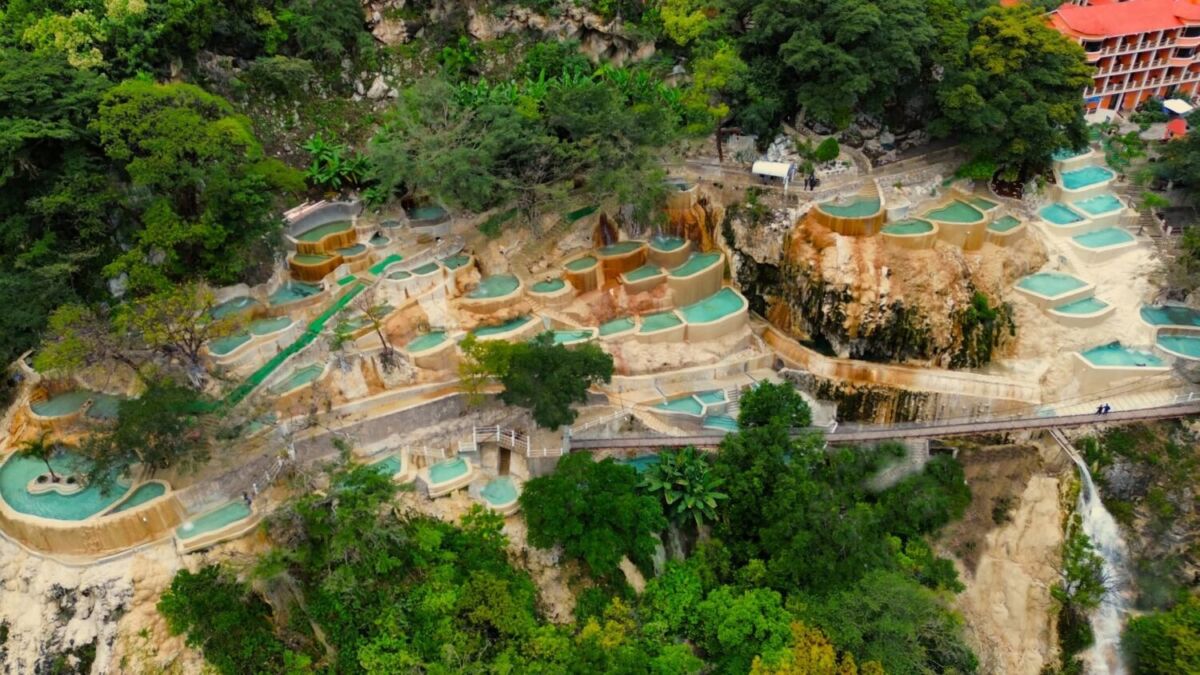 Grutas de tolantongo durante el otoño