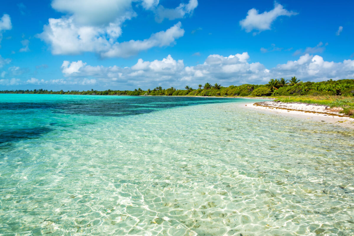 playa turquesa en la reserva de sian ka'an