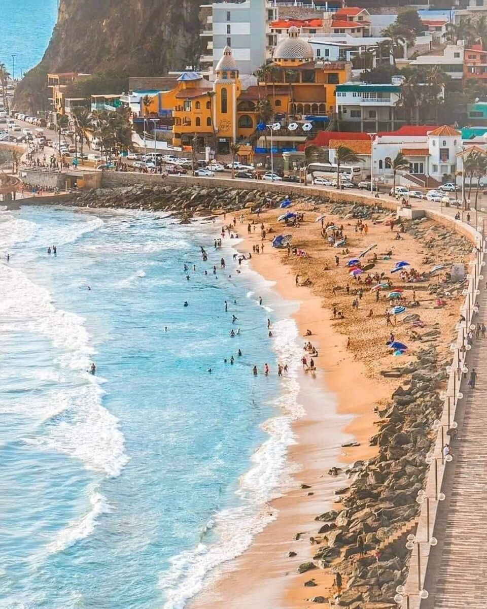 Vista aérea de Playa Olas Altas en Mazatlán