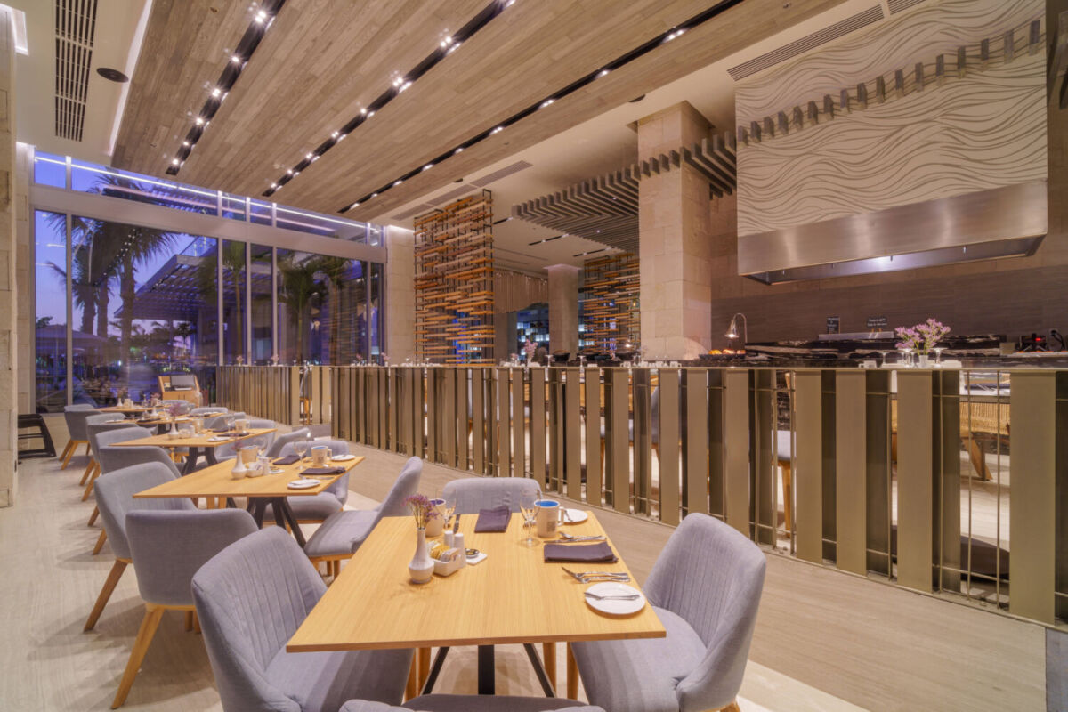restaurante kaajal con comida internacional