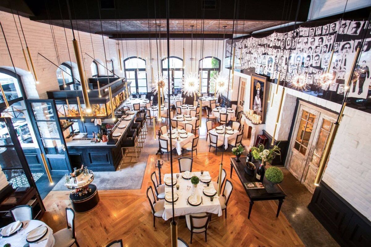 Salón principal del Restaurante Prendes