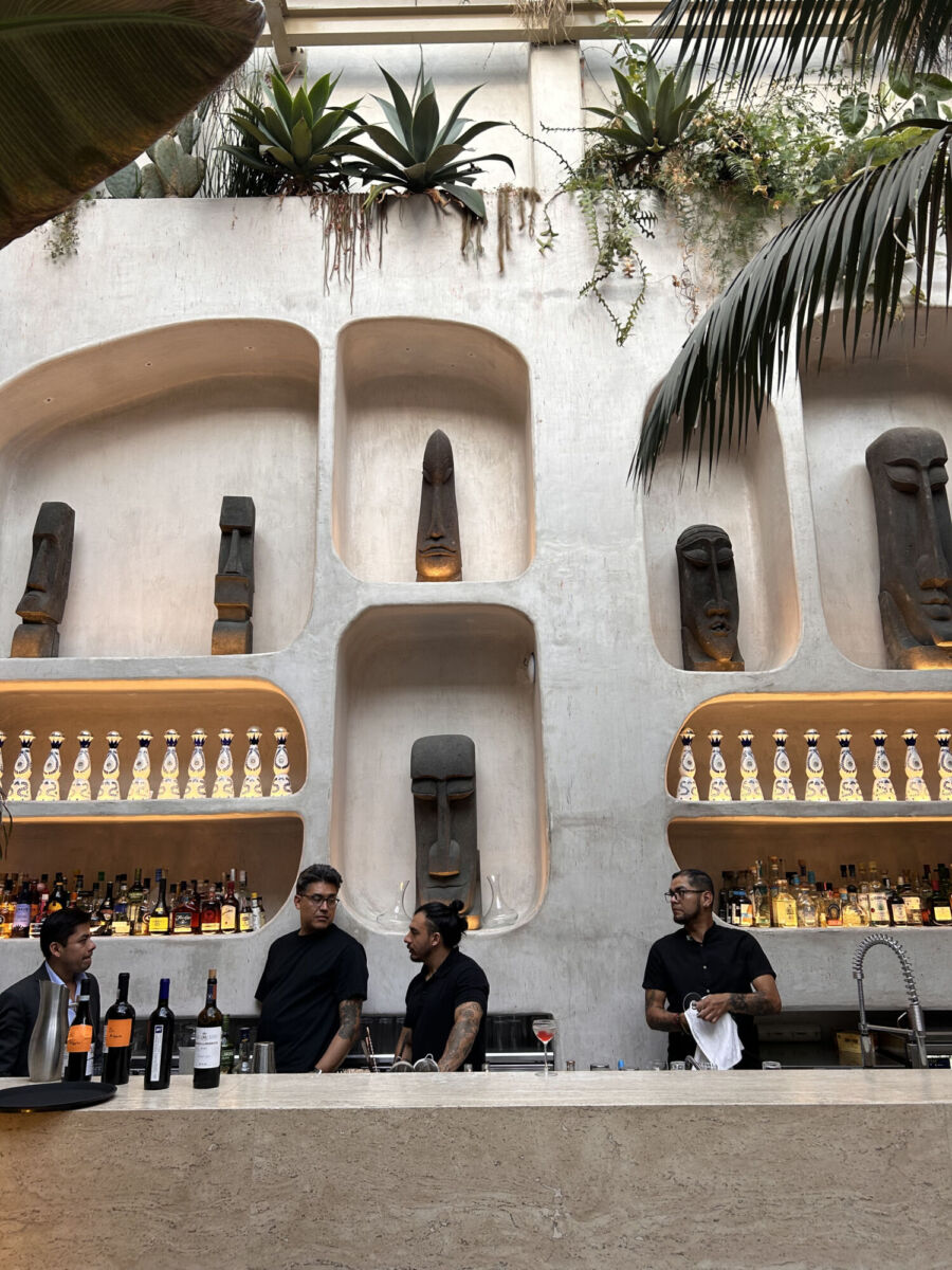 barra de cócteles en el restaurante Urso