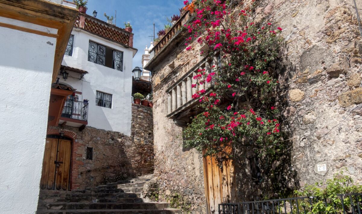 No estamos casados, pero hacemos lunas de miel falsas a estos pueblos románticos de México