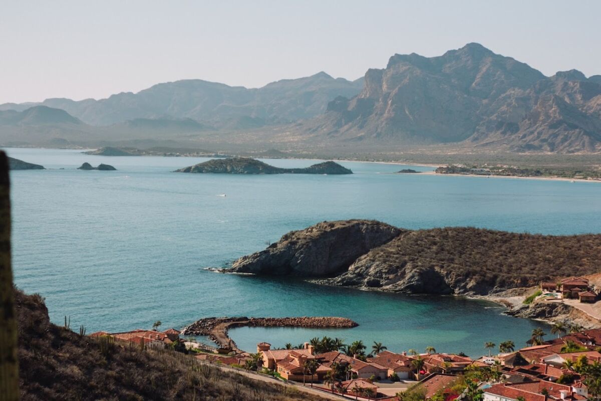 Chiquito pero romántico y sabroso: El Pueblo Mágico de México con playas tranquilas y pargo zarandeado