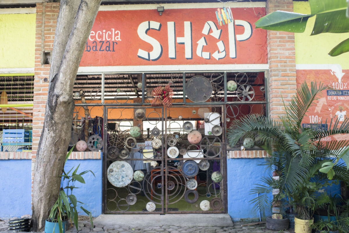 centro de reciclaje y tienda de segunda mano