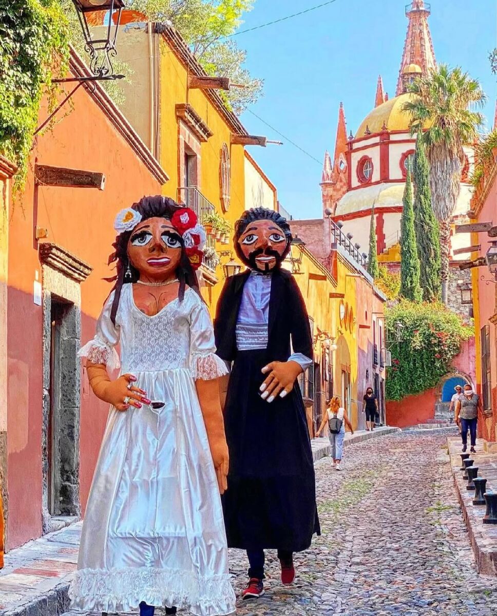 Mojigangas en San Miguel de Allende 