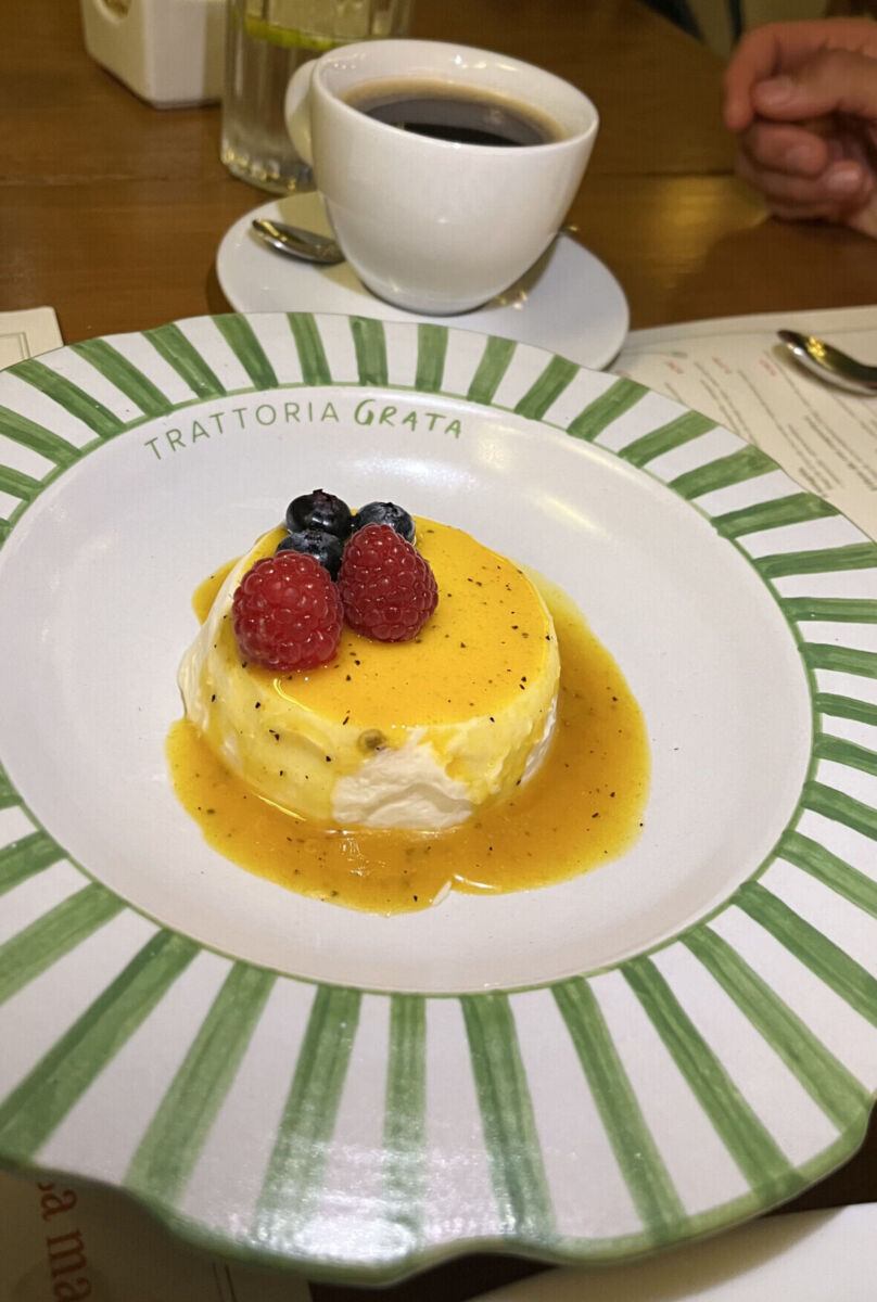 panna cotta de maracuyá