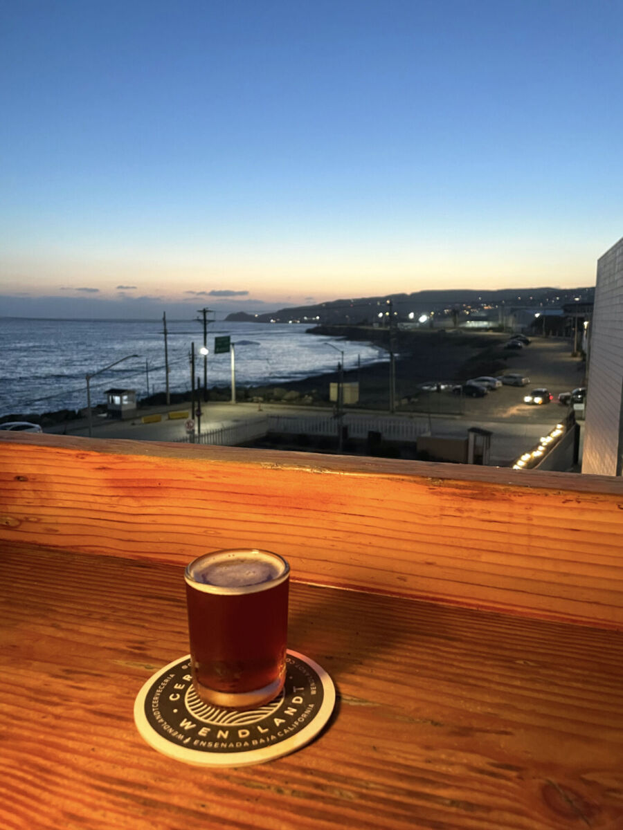 Cervecería Wendlandt frente al mar de Ensenada