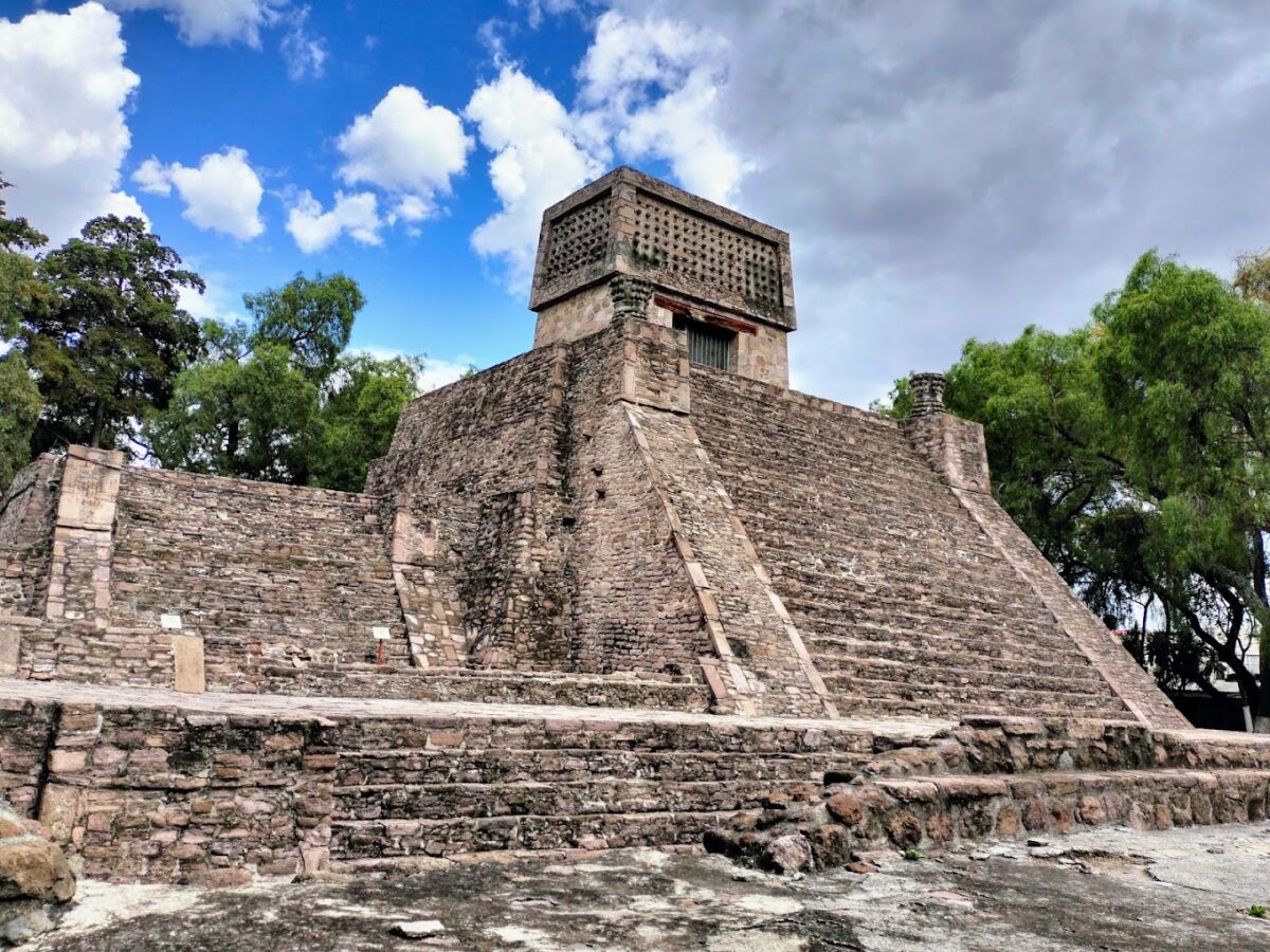 Tlalnepantla también tiene su propia zona arqueológica con pirámides y esculturas
