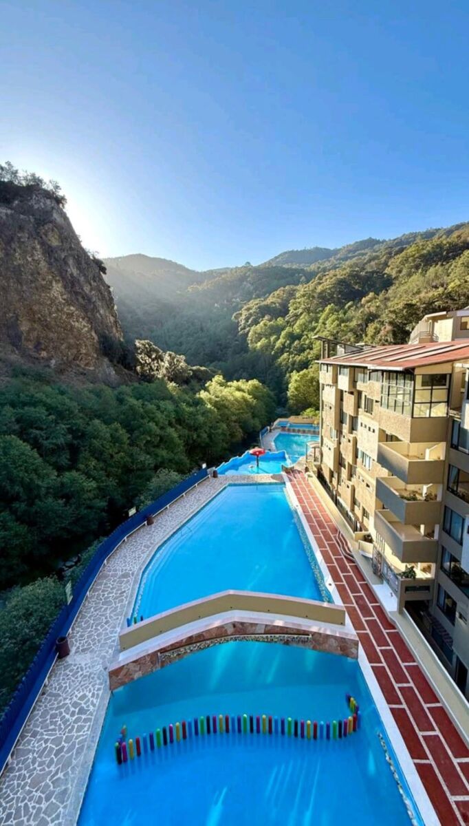 Vista aérea de las albercas de agua termal del balneario Aguas Termales de Chignahuapan