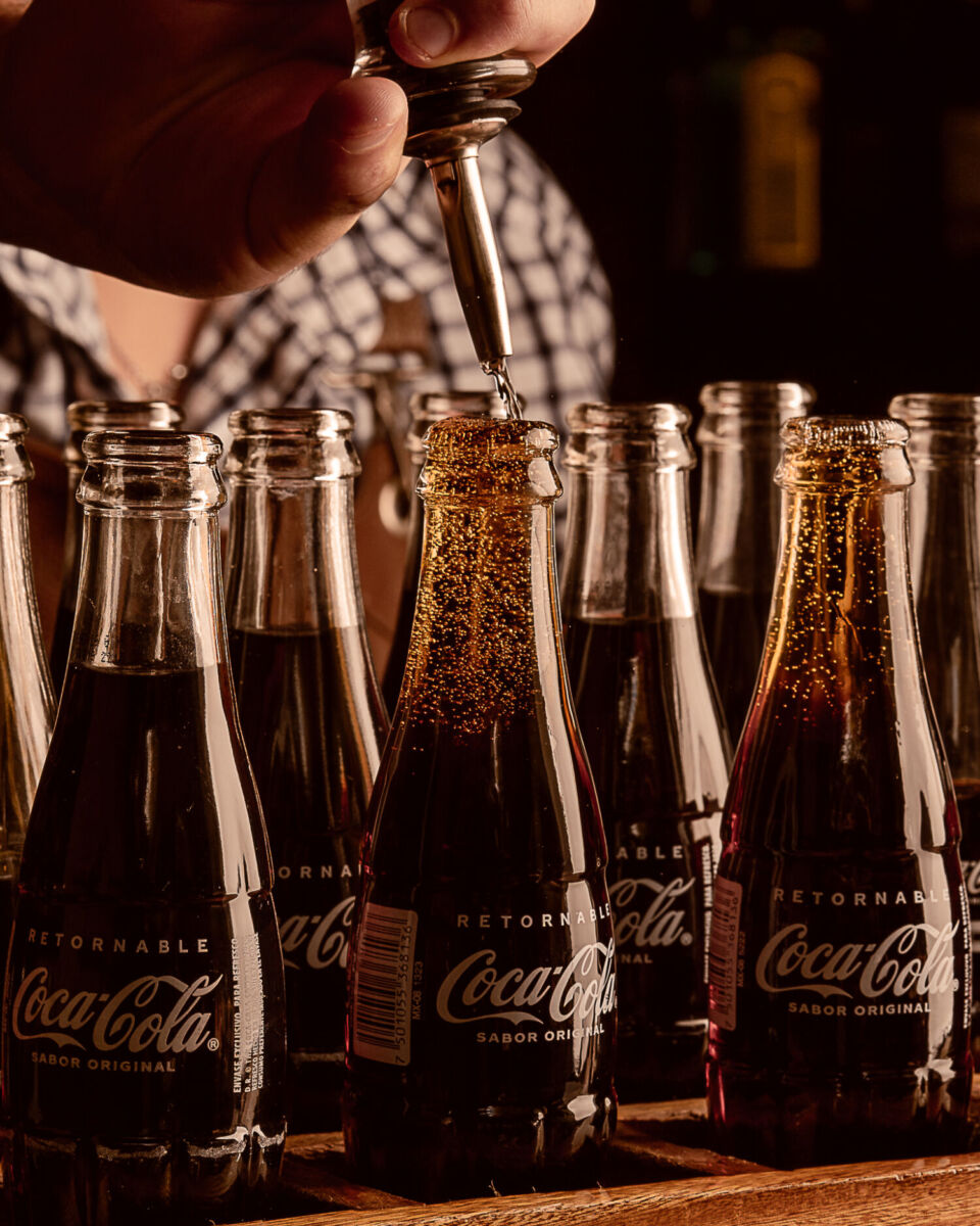 licor de caña en coquitas de Bramido