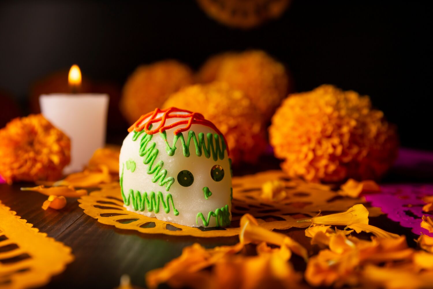 ¿Cuál es el significado de las calaveras de azúcar y por qué se ponen en la ofrenda de Día de Muertos? ¿Cuál es el significado de las calaveras de azúcar y por qué se ponen en la ofrenda de Día de Muertos?
