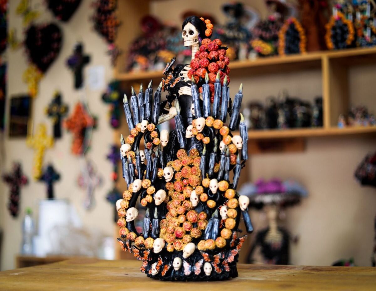 Catrina de barro en Capula, Michoacán