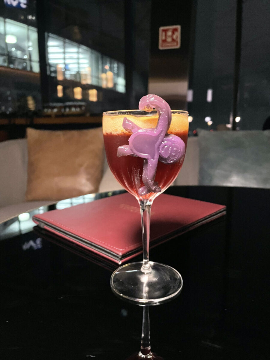 Cócteles inspirados en el ‘changuito mión’, los ‘azulitos’ y los postres mexicanos: probamos los tragos para ‘beberse la CDMX’ en un bar grandes vistas
